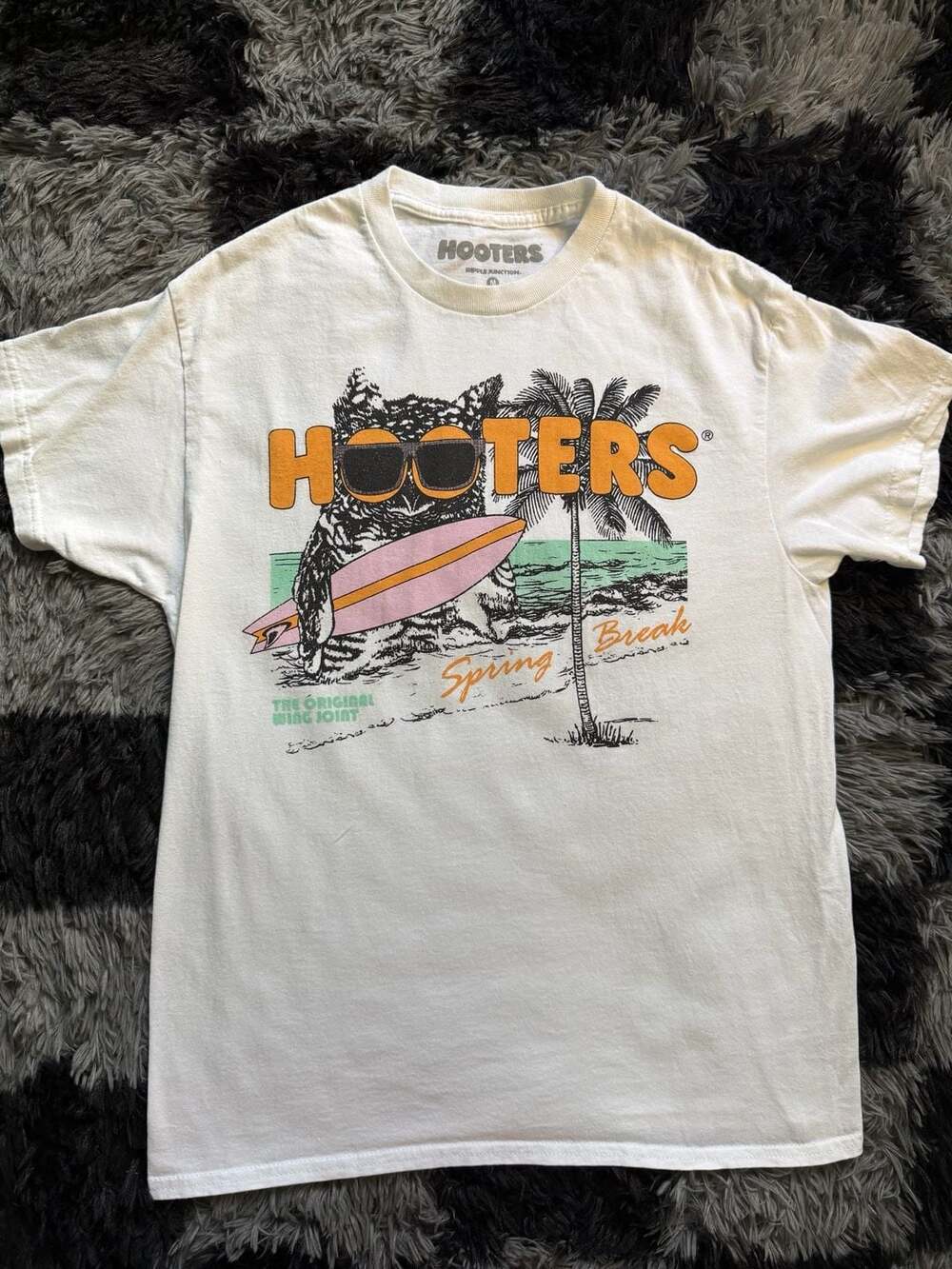 Hooters Spring Break Owl Surfer Graphic T-Shirt